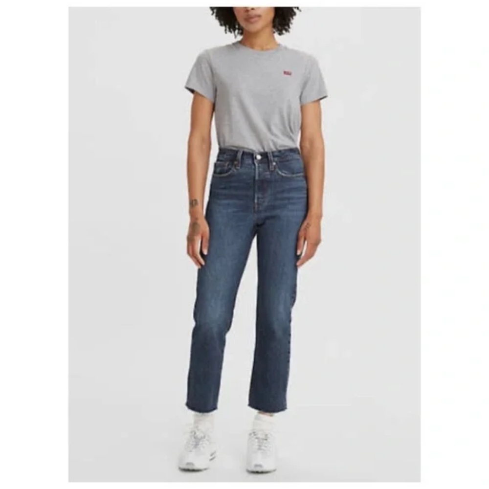 Levi’s Women’s Wedgie High Rise Straight Leg Raw Frayed Hem Denim Jeans …